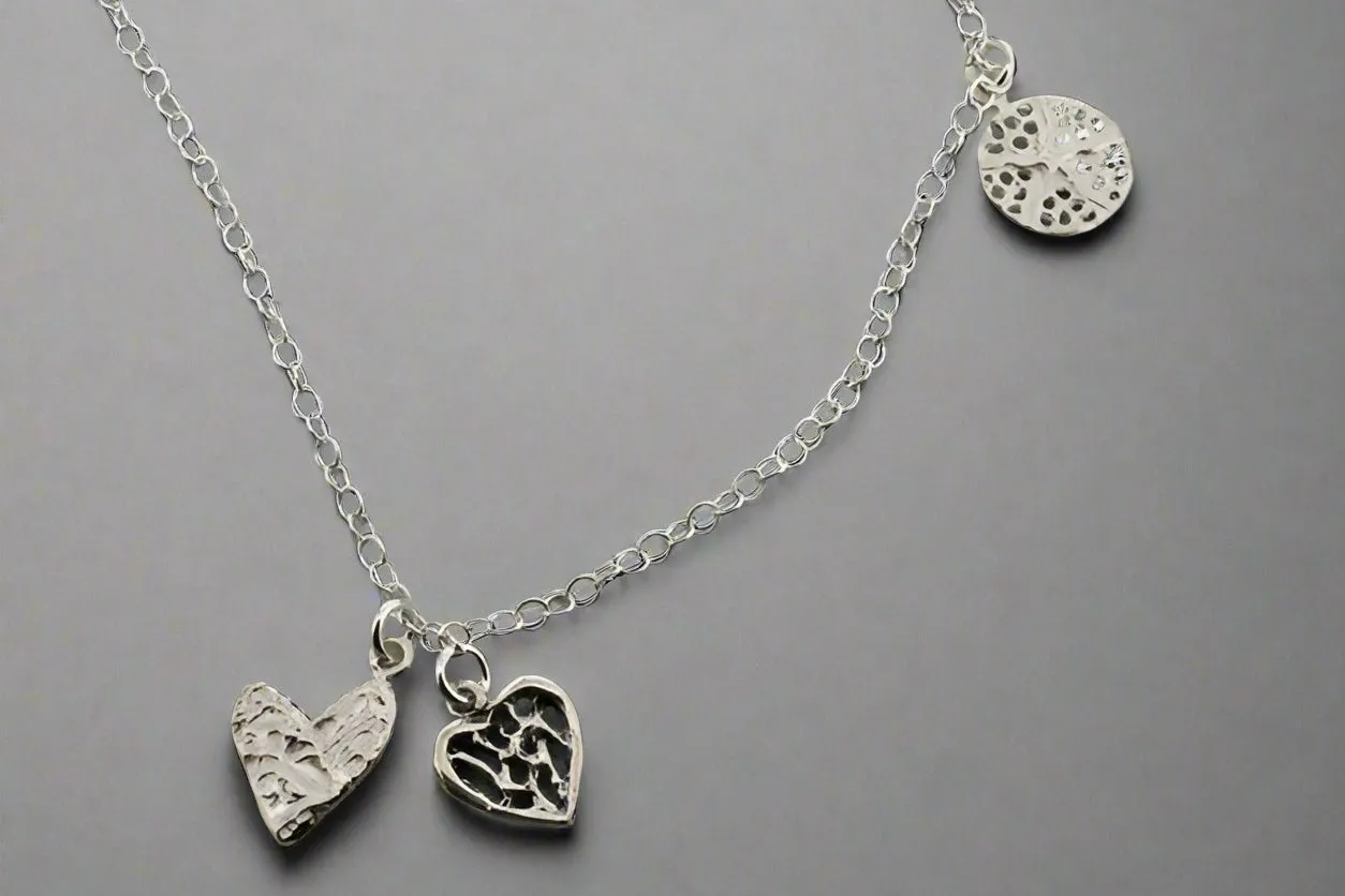 3 disc necklace - lace & heart
