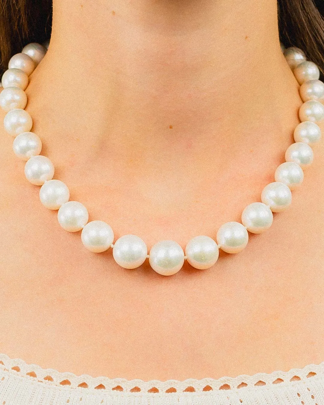 9ct Yellow Gold White Pearl Necklace
