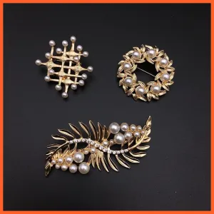 Beautiful Pearl Metal Brooch For Women