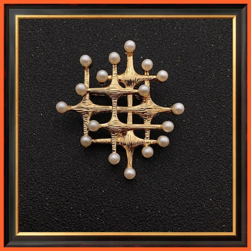 Beautiful Pearl Metal Brooch For Women