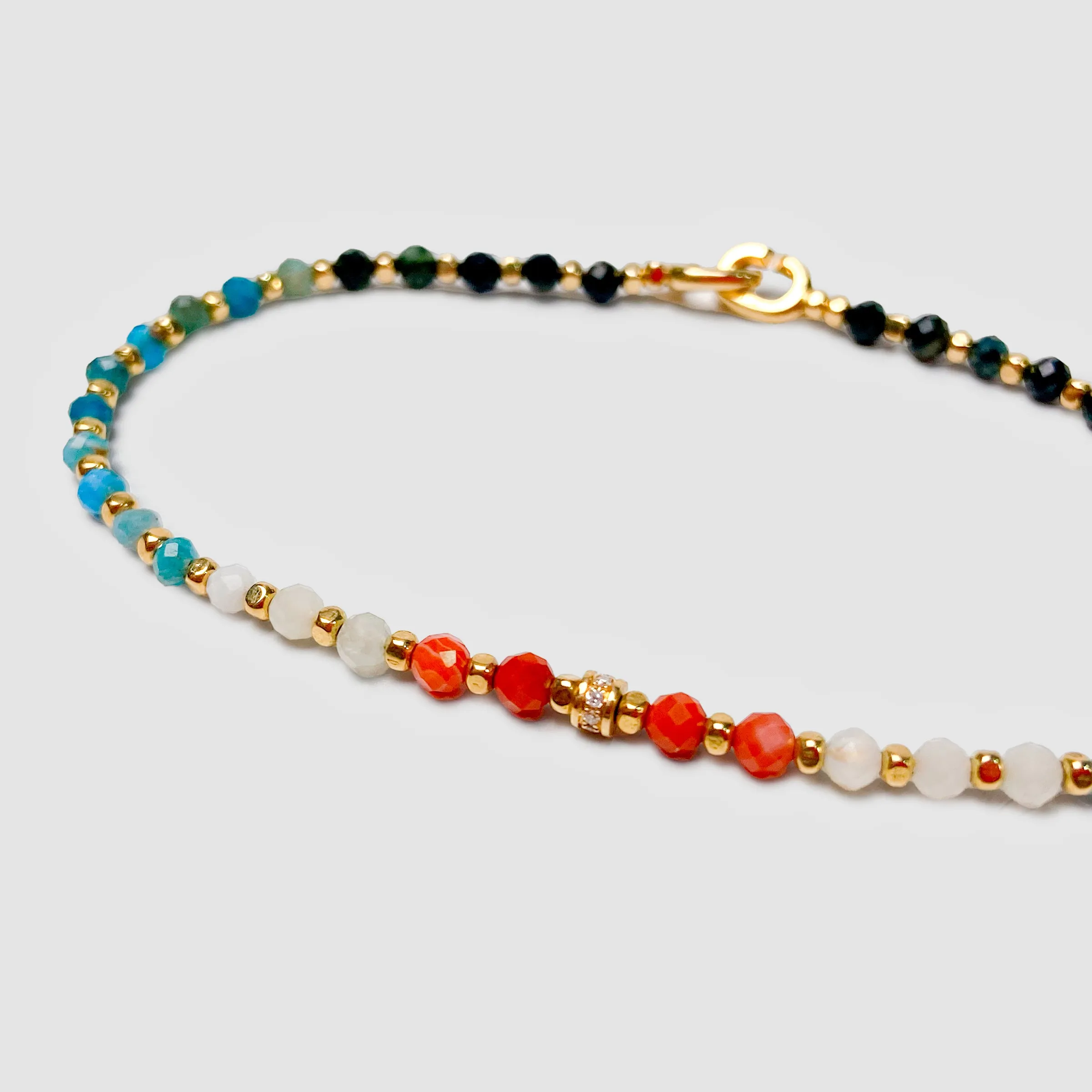 Crystal Bracelet in Yellow Gold / Red Pattern with White Diamonds