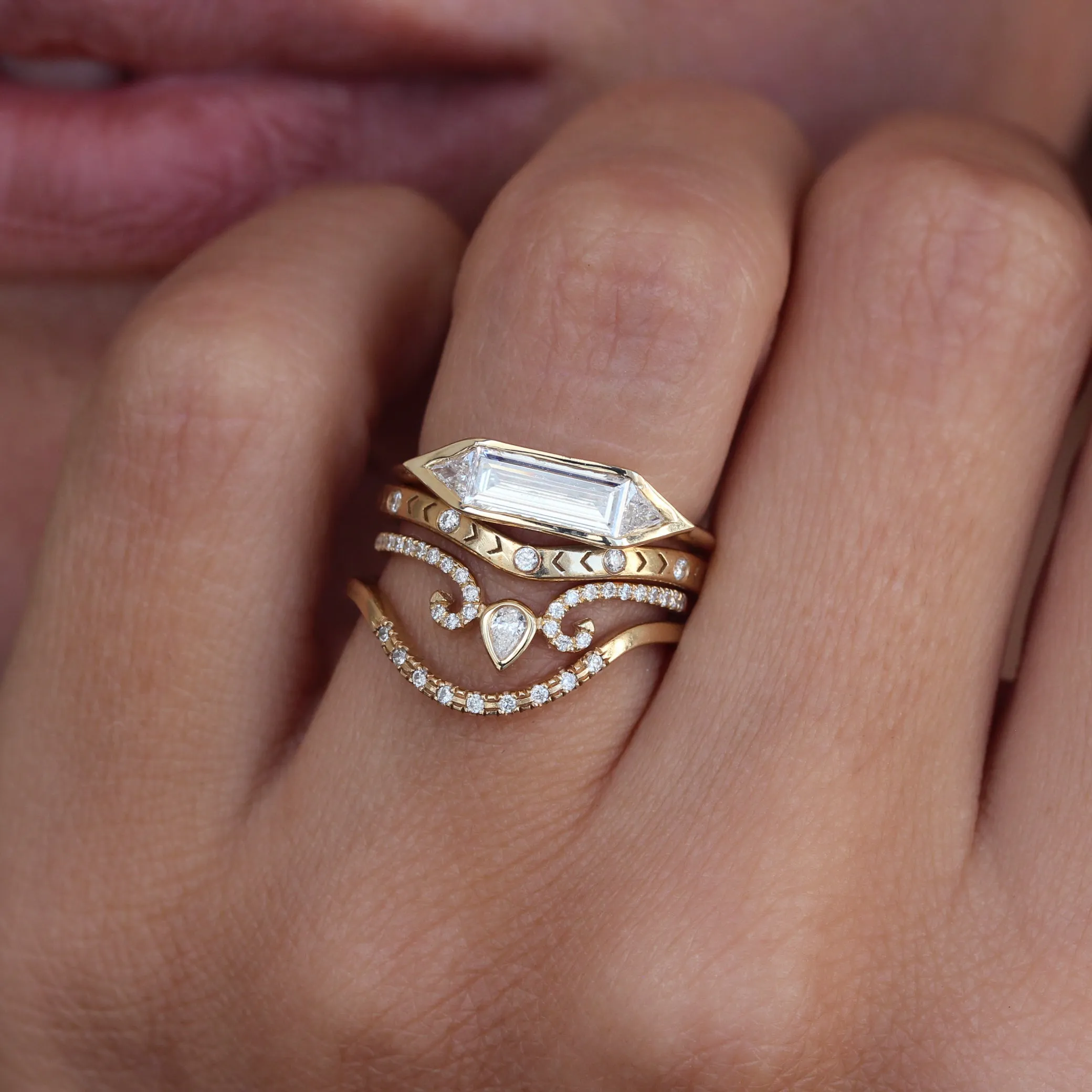 Curve Arrows Gold Diamond Wedding Ring ♥