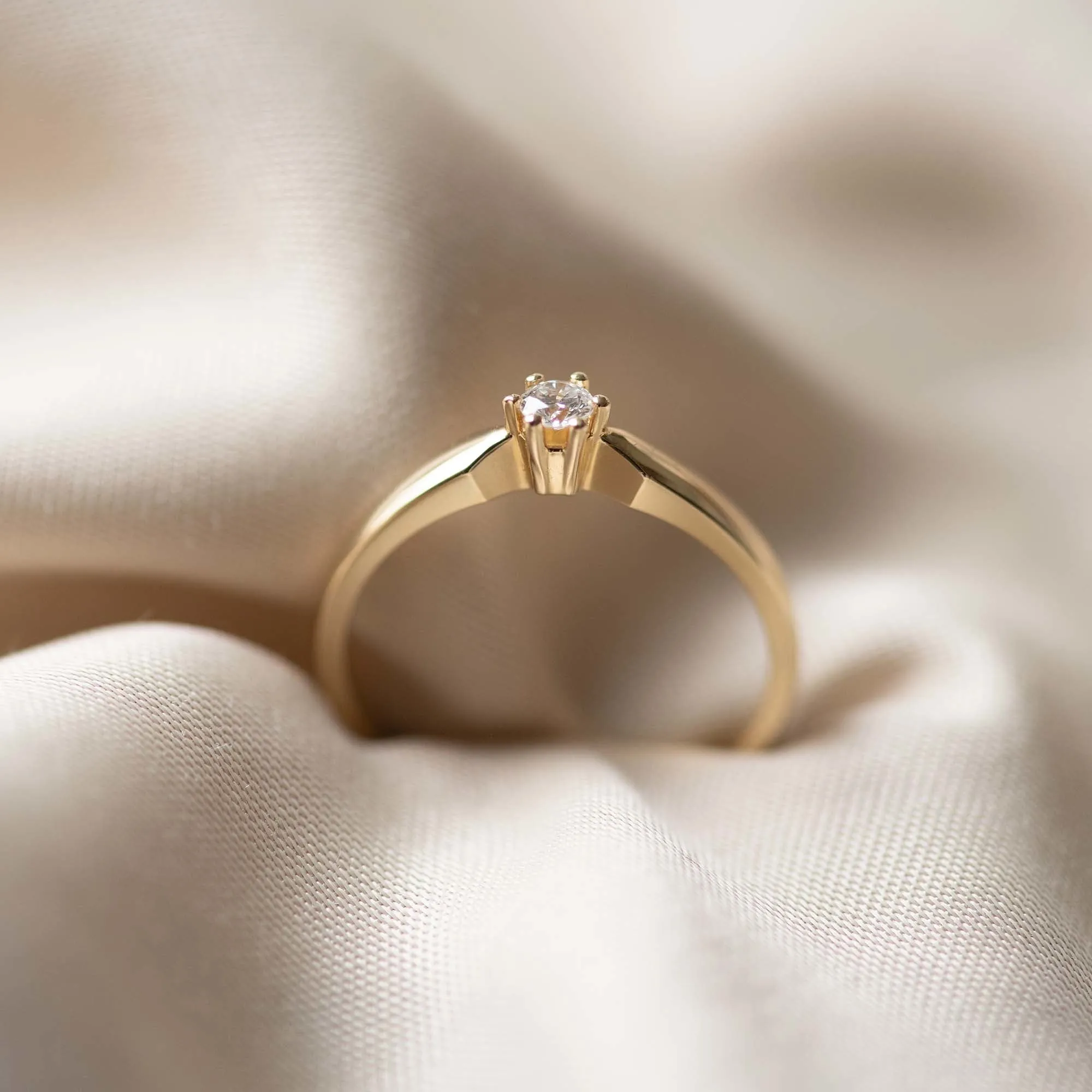 De la Paix Emily 14 karat gold ring with diamond 0.05 carat