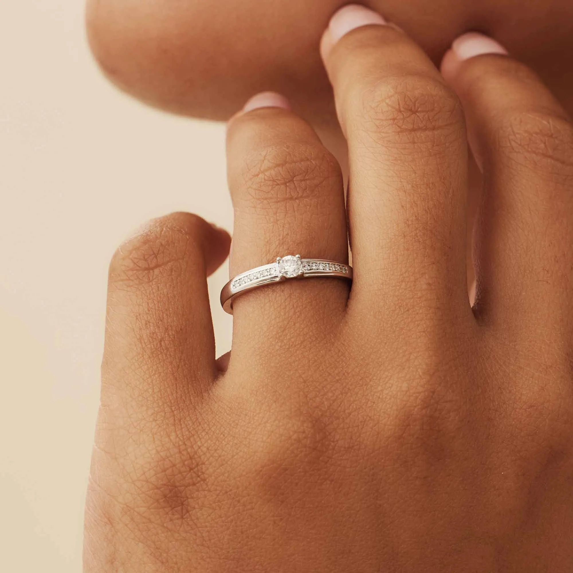 De la Paix Madeline 14 karat white gold ring with diamond 0.20 carat