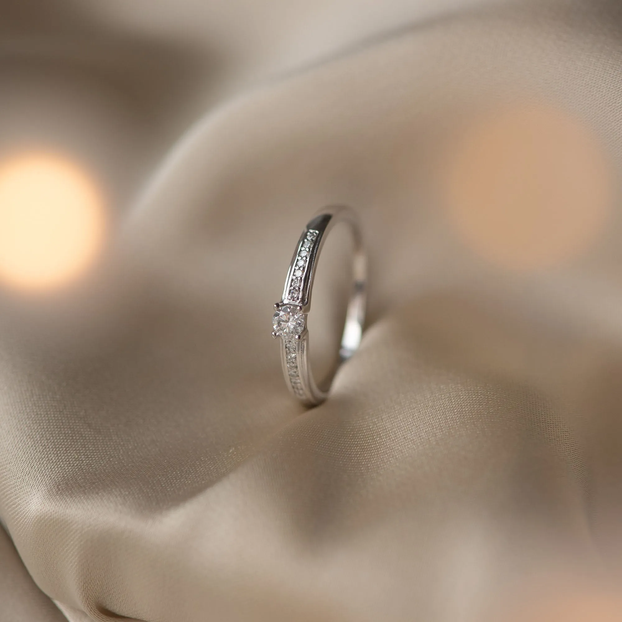 De la Paix Madeline 14 karat white gold ring with diamond 0.20 carat