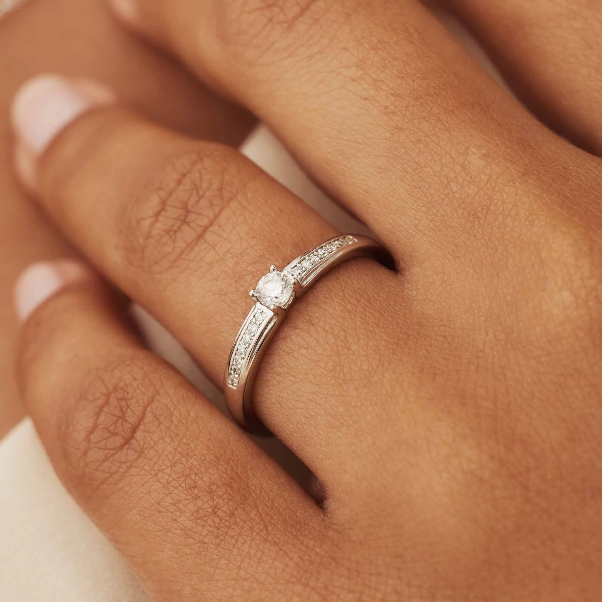 De la Paix Madeline 14 karat white gold ring with diamond 0.20 carat