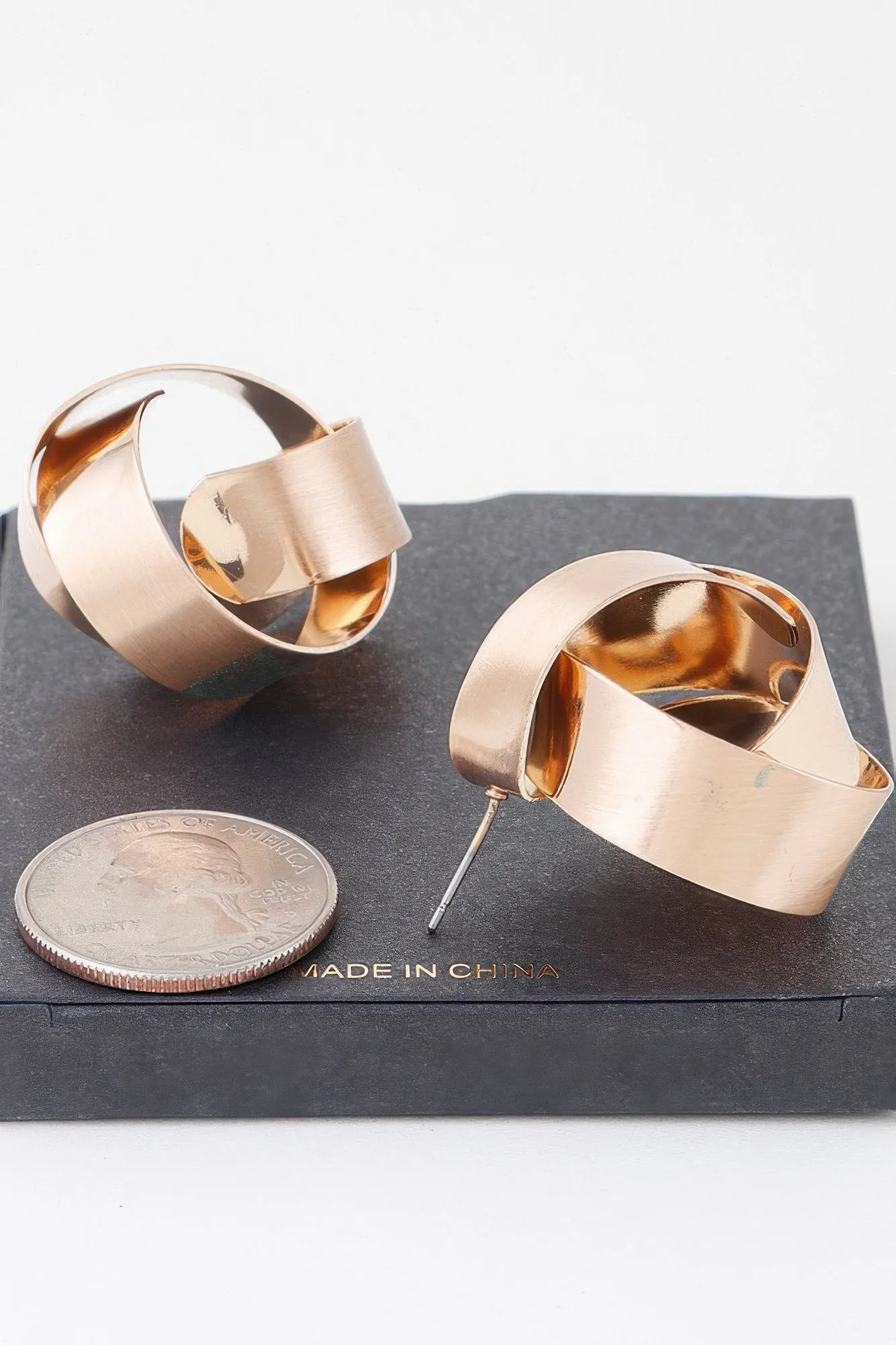 Delicate Shiny Curved Earrings