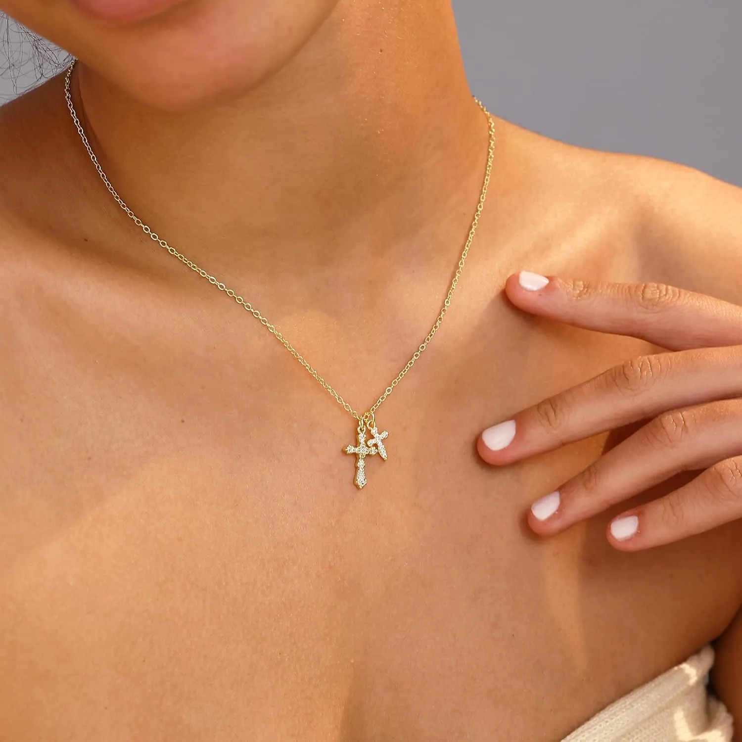 Ewrkbr Cross Necklace for Women,Gold Necklace 14K Gold Plated Cute CZ Cross Pendant Necklace Simple Dainty Gold Cross Necklaces for Women Trendy Non Tarnish Gold Necklaces Jewelry for Women
