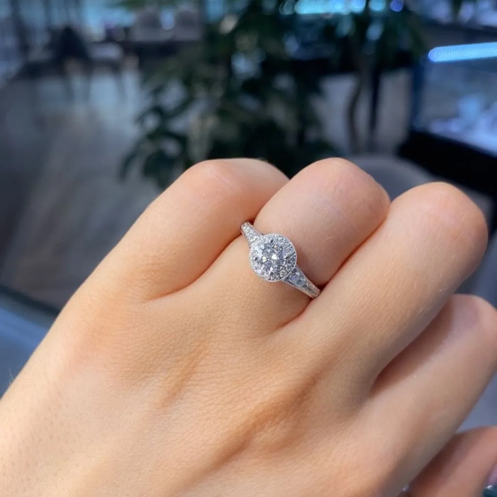 FAIRY | Round Halo Diamond Set in Platinum 0.82ct
