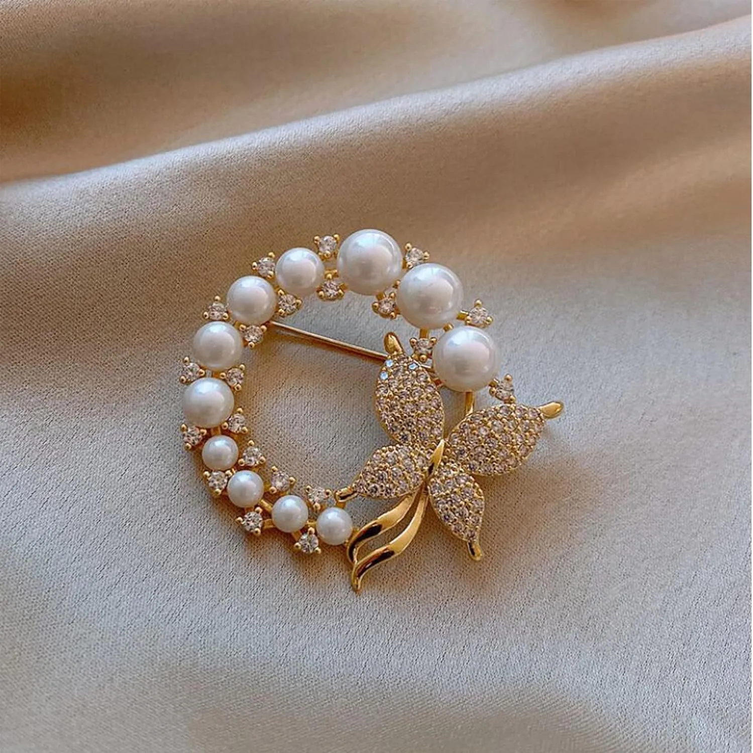 GBAHFY Butterfly Pearl Brooch Gold Elegant Bridal Vintage Style Pins Wedding Banquet Anniversary Brooch for Women