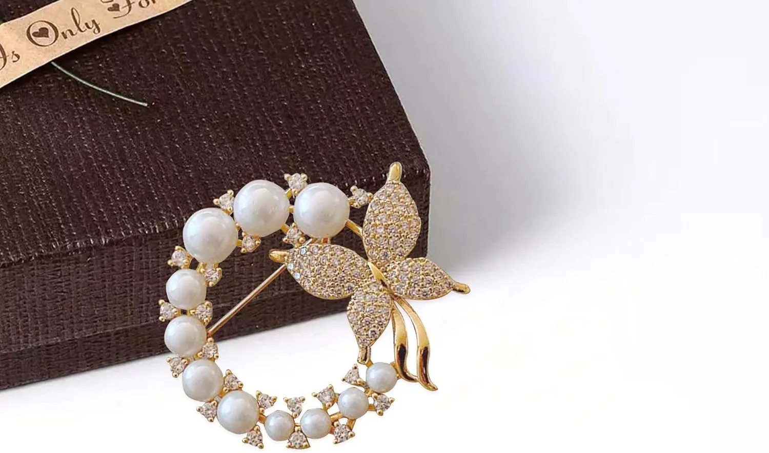 GBAHFY Butterfly Pearl Brooch Gold Elegant Bridal Vintage Style Pins Wedding Banquet Anniversary Brooch for Women