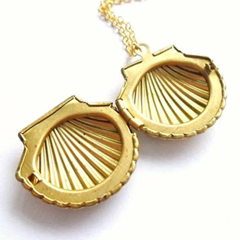 Gold Brass Sea Shell Unisex Pendant Necklace