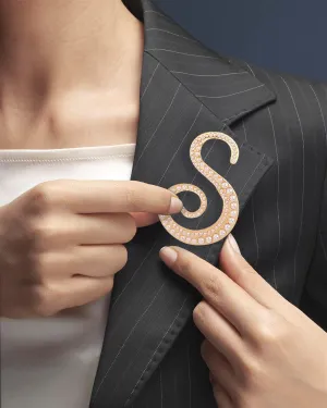 Gold Plated A-Z Letter Brooch Pin for Women Imitation Pearl Initial Brooches Fashion 26 Alphabets Pins Custom Jewelry Gifts