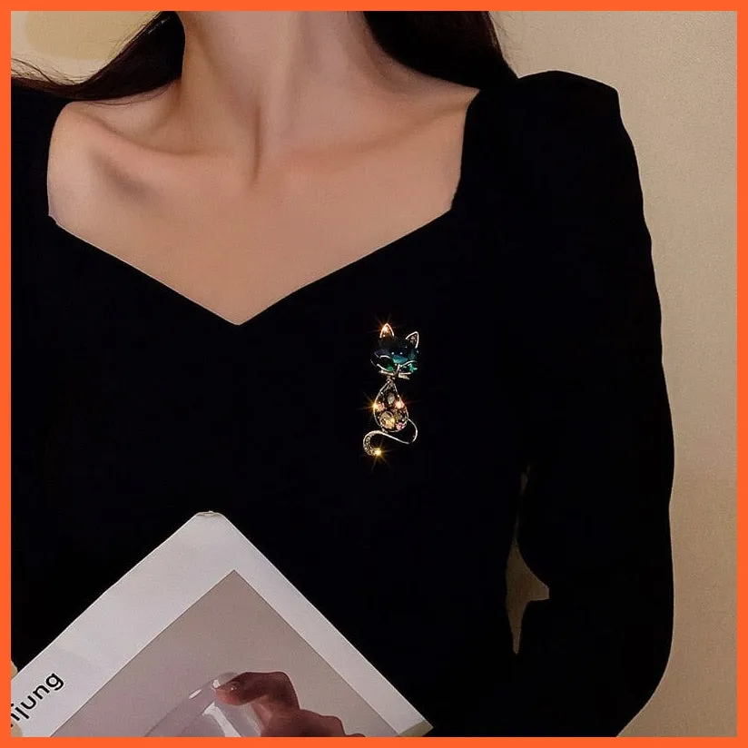 Gold Plated Inlaid Rhinestone Cat Brooch