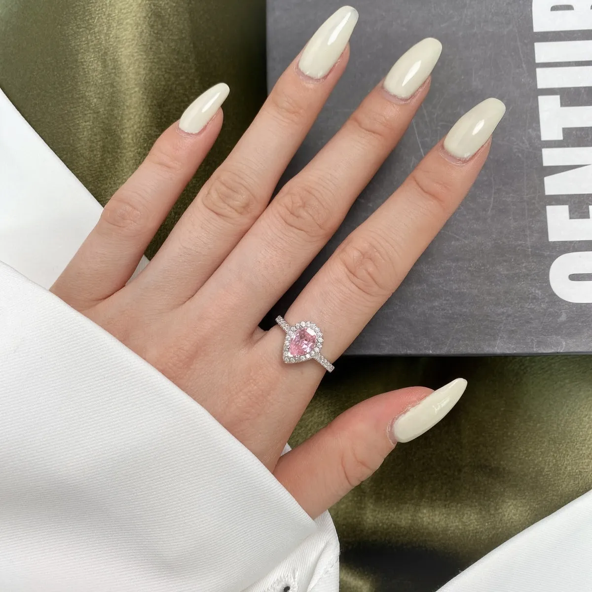 [Goodv]1.0 Carat Luxurious Resplendent Water Drop Shape Wedding Ring