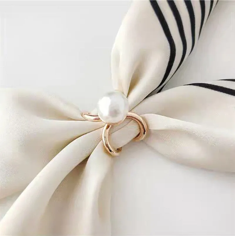 Love Scarf Buckle Geometric Flower Designer Clothing Corner