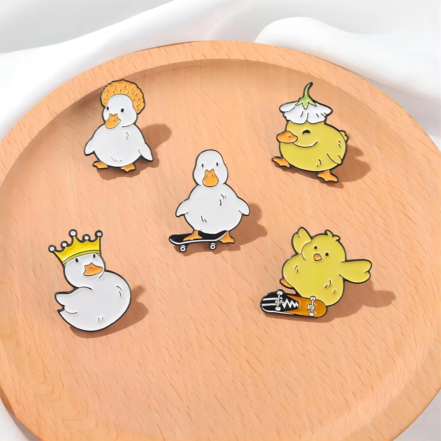 Lovely Animal Enamel Pins Set - Cartoon Cat Frog Dog Duck Brooches Badges Brooches for Backpack Hat Bag, Gifts for Friends Family