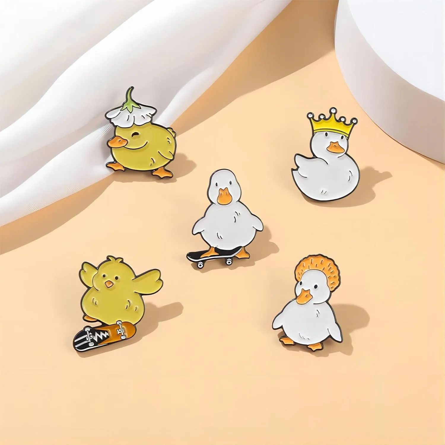 Lovely Animal Enamel Pins Set - Cartoon Cat Frog Dog Duck Brooches Badges Brooches for Backpack Hat Bag, Gifts for Friends Family