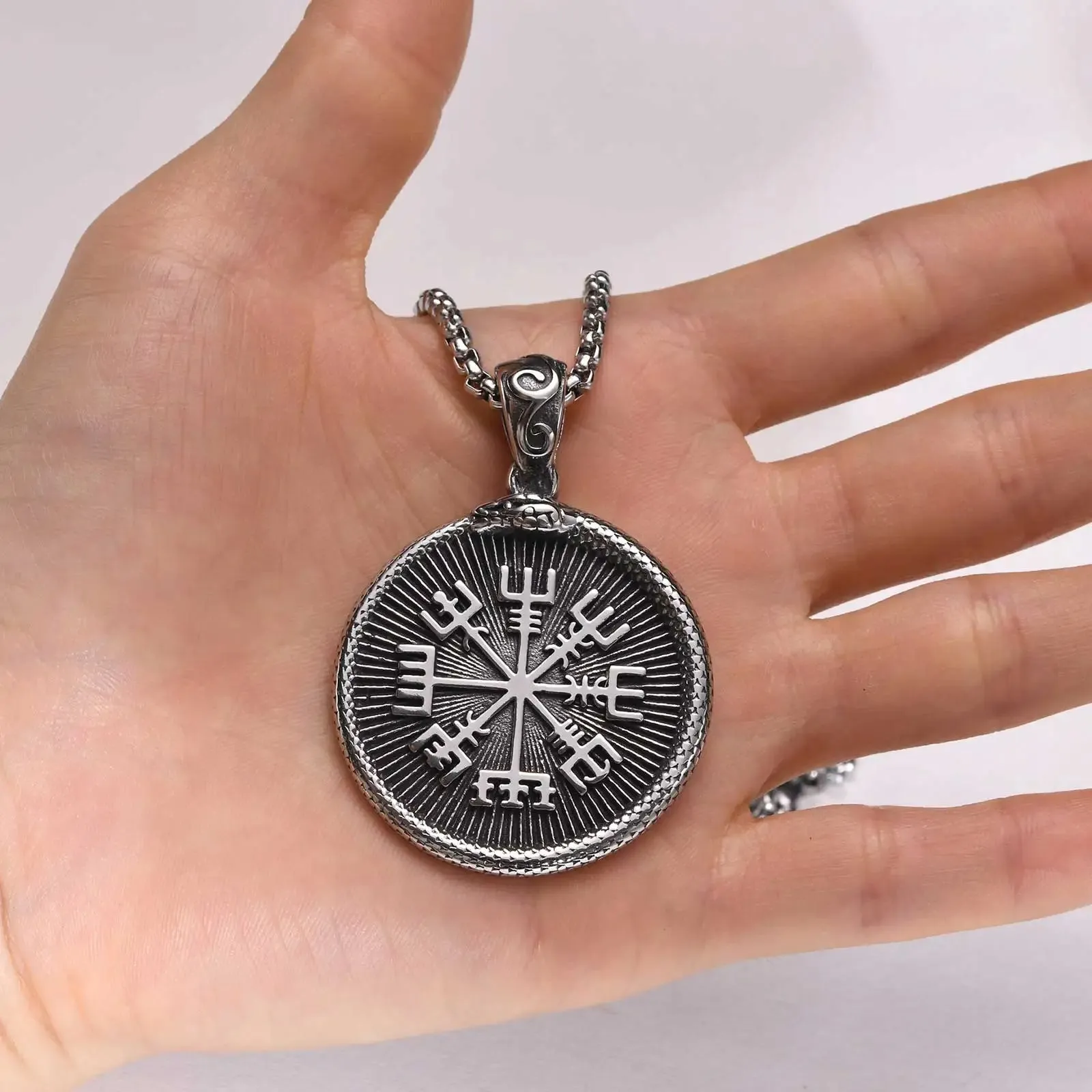Men Viking Vegvisir Wayfinder Pendant Necklacec with Snake Borde