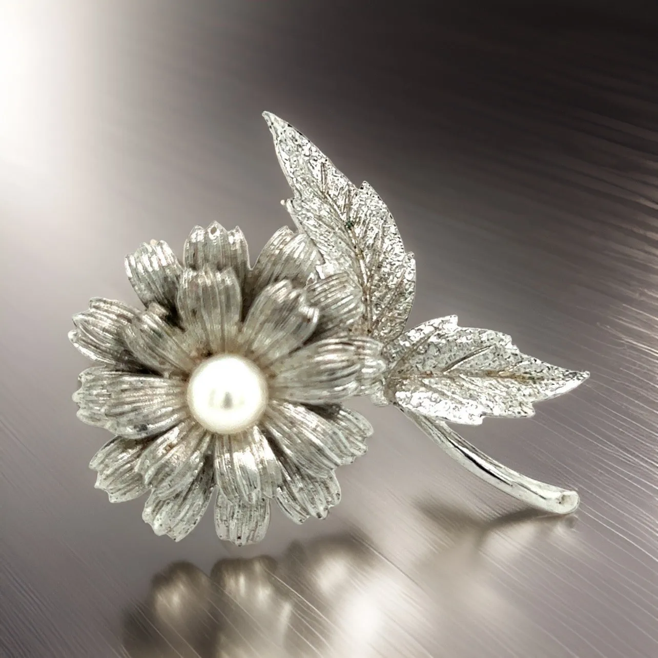 Mikimoto Estate Akoya Flower Pearl Brooch Pin Sterling Silver 6.16 mm M415