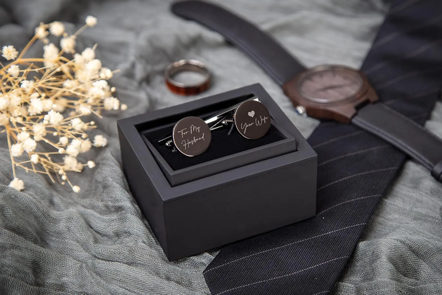 MUUJEE Engraved Cufflinks & Tie Clip