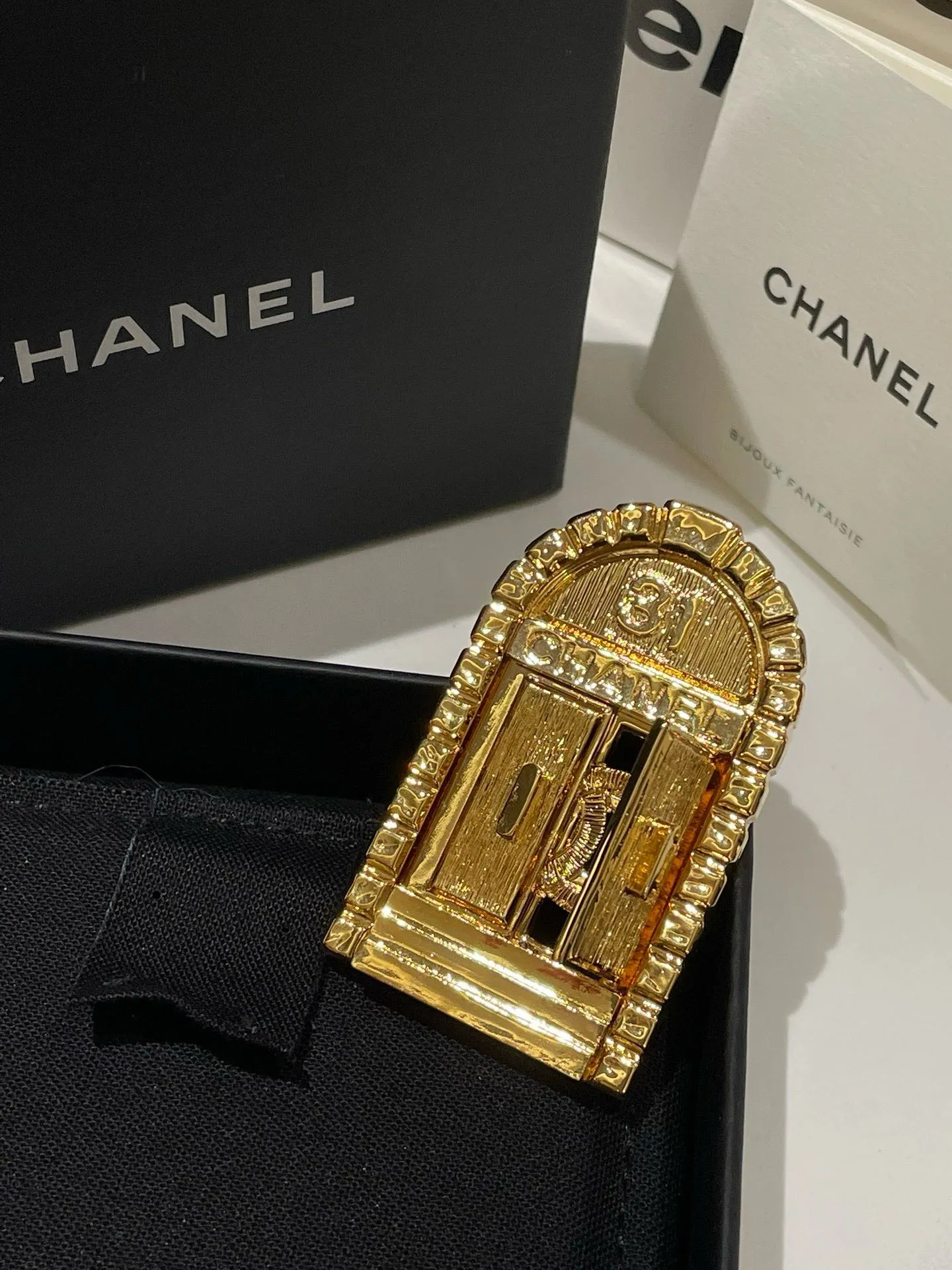 New Chanel 22A 31 Cambon Door Brooch Gold Brooches