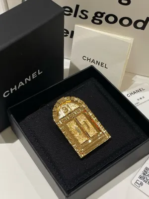 New Chanel 22A 31 Cambon Door Brooch Gold Brooches