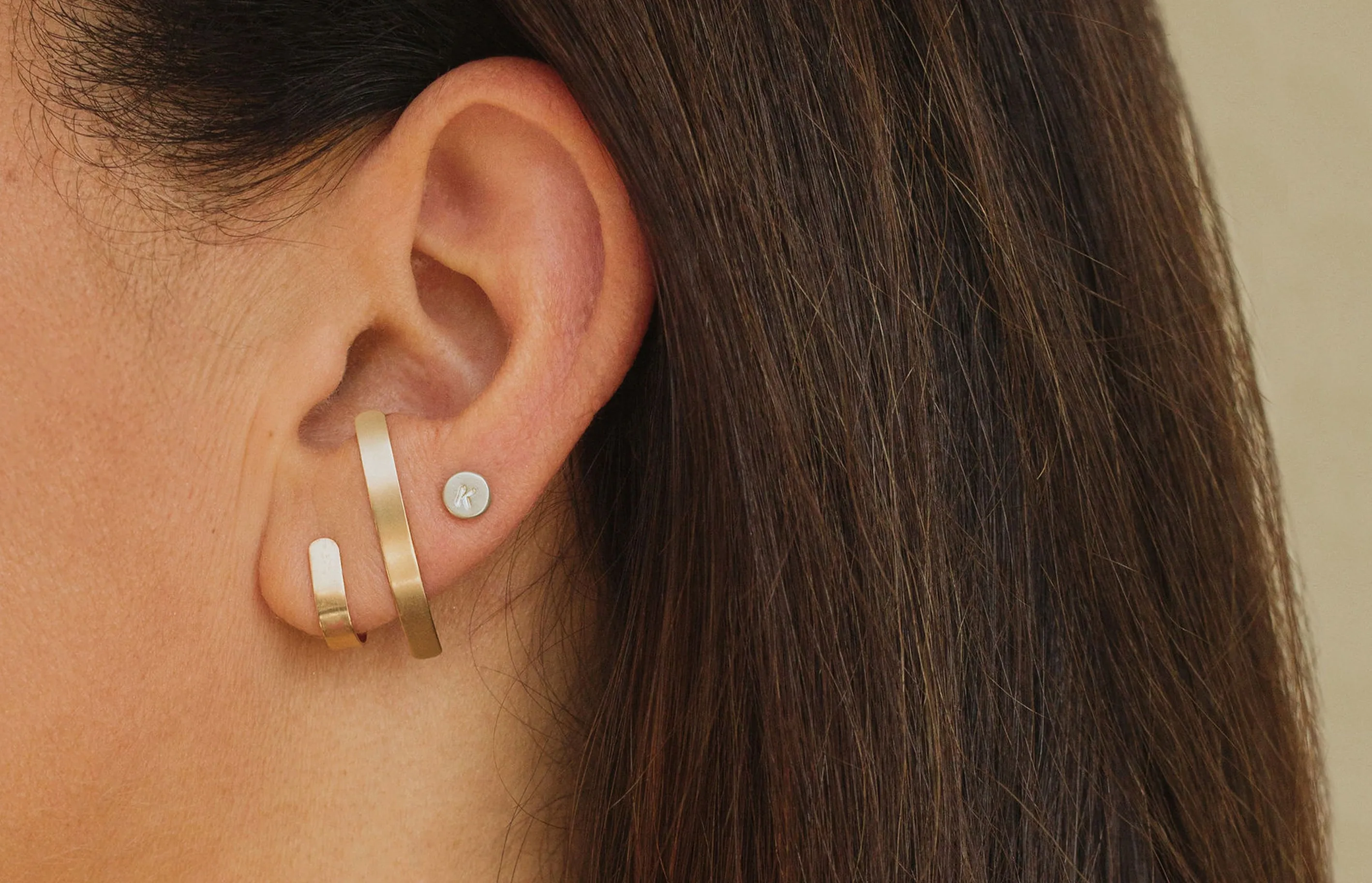 Page Stud Earring Single (Customizable)