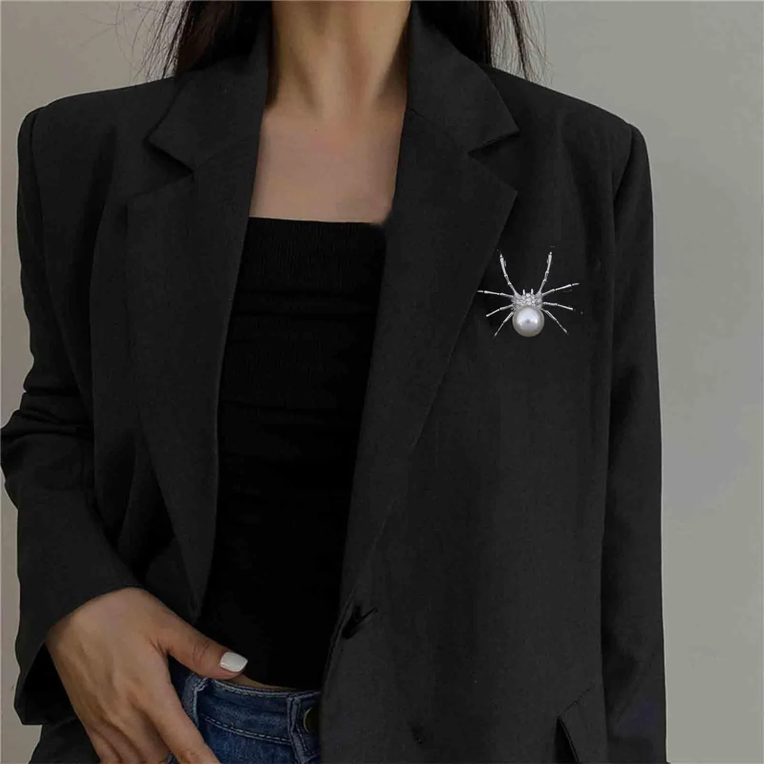 Pearl Spider Brooch Pin Gothic Gold Spider Brooches Pin Halloween Custom Spider Brooch Lapel Pin Punk Animal Brooch Pins Decorative for Women Clothing Dress Suit