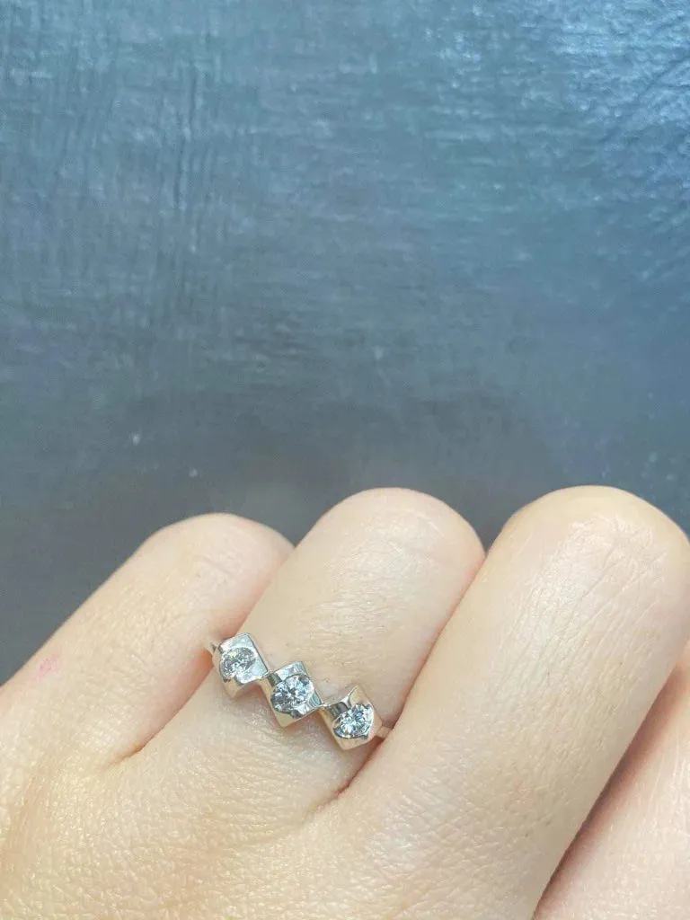 PREORDER | Trio Trinity Bar Diamond Ring 14kt