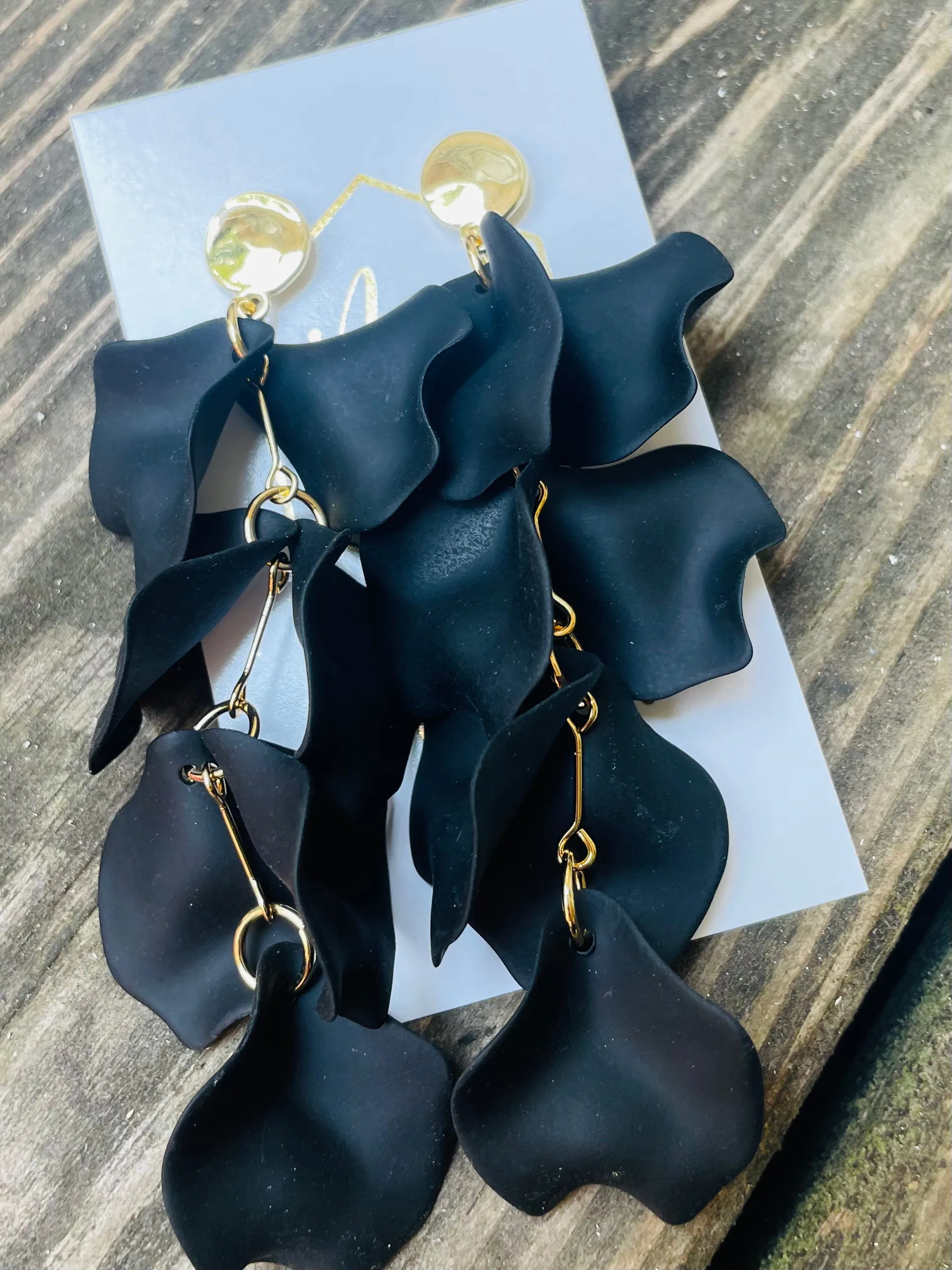 Reverse Petal Dangle earrings with flat round gold posts