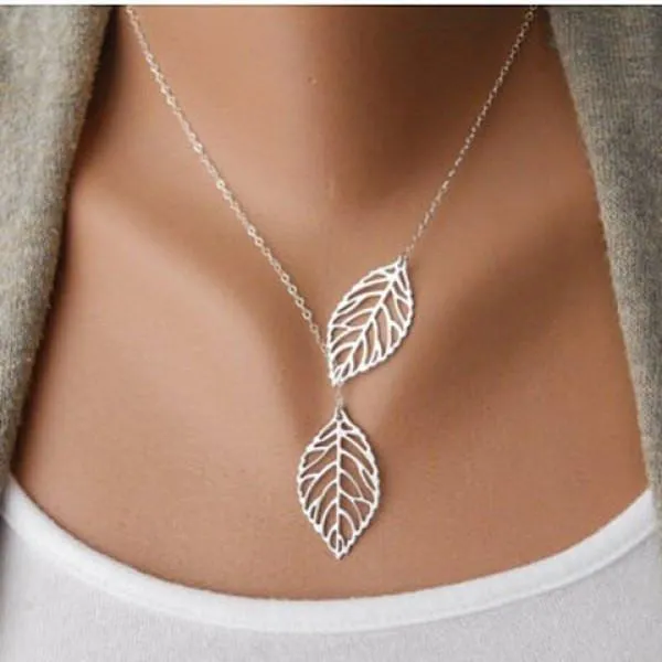 Stylish Women's Openwork Leaf Pendant Necklace