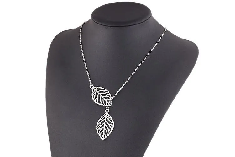 Stylish Women's Openwork Leaf Pendant Necklace
