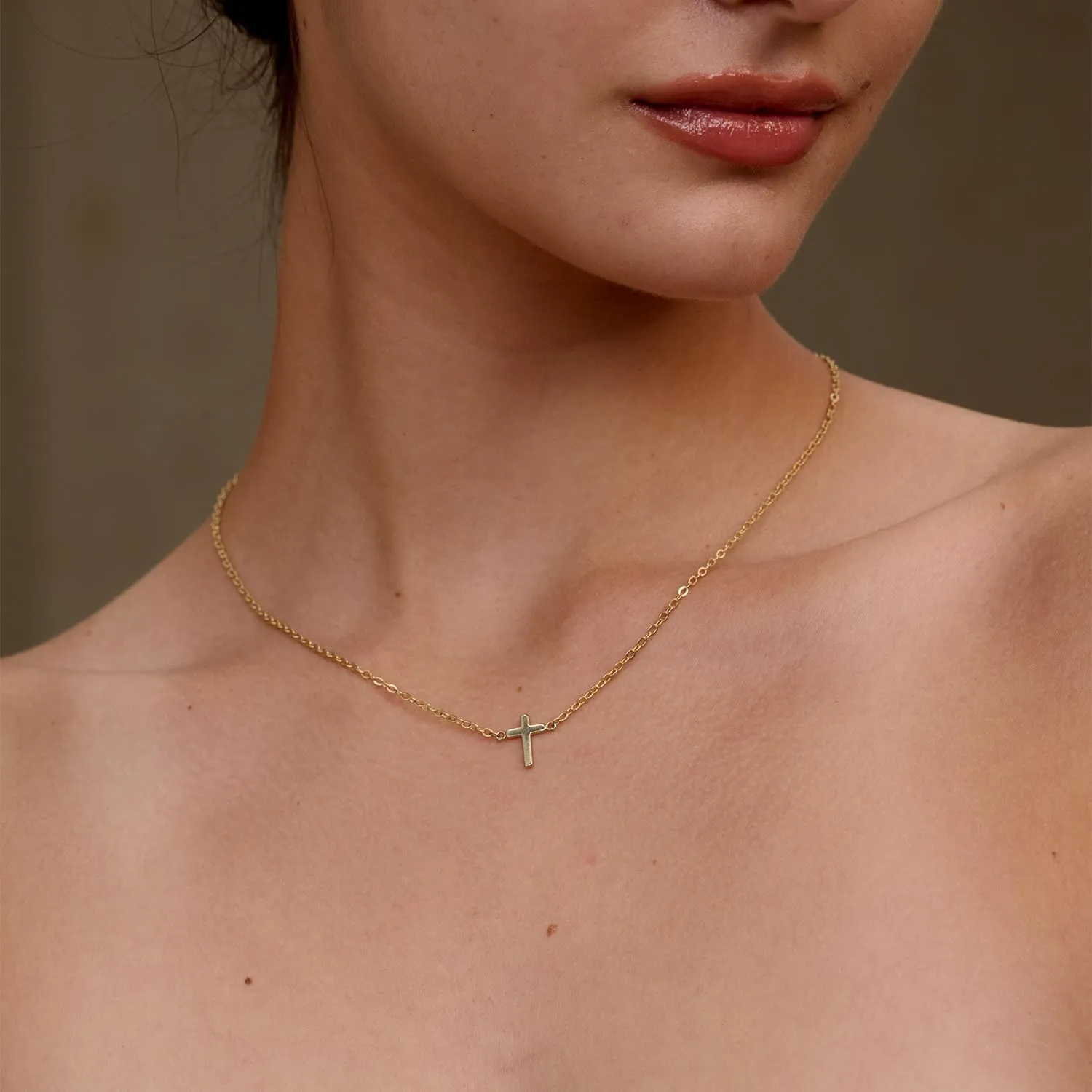 Tewiky Dainty Cross Necklace for Women, 14K Gold Plated Simple Cross Choker Necklaces Small Cross Pendant Tiny Cute Necklaces Handmade Aesthetic Gold Jewelry for Women