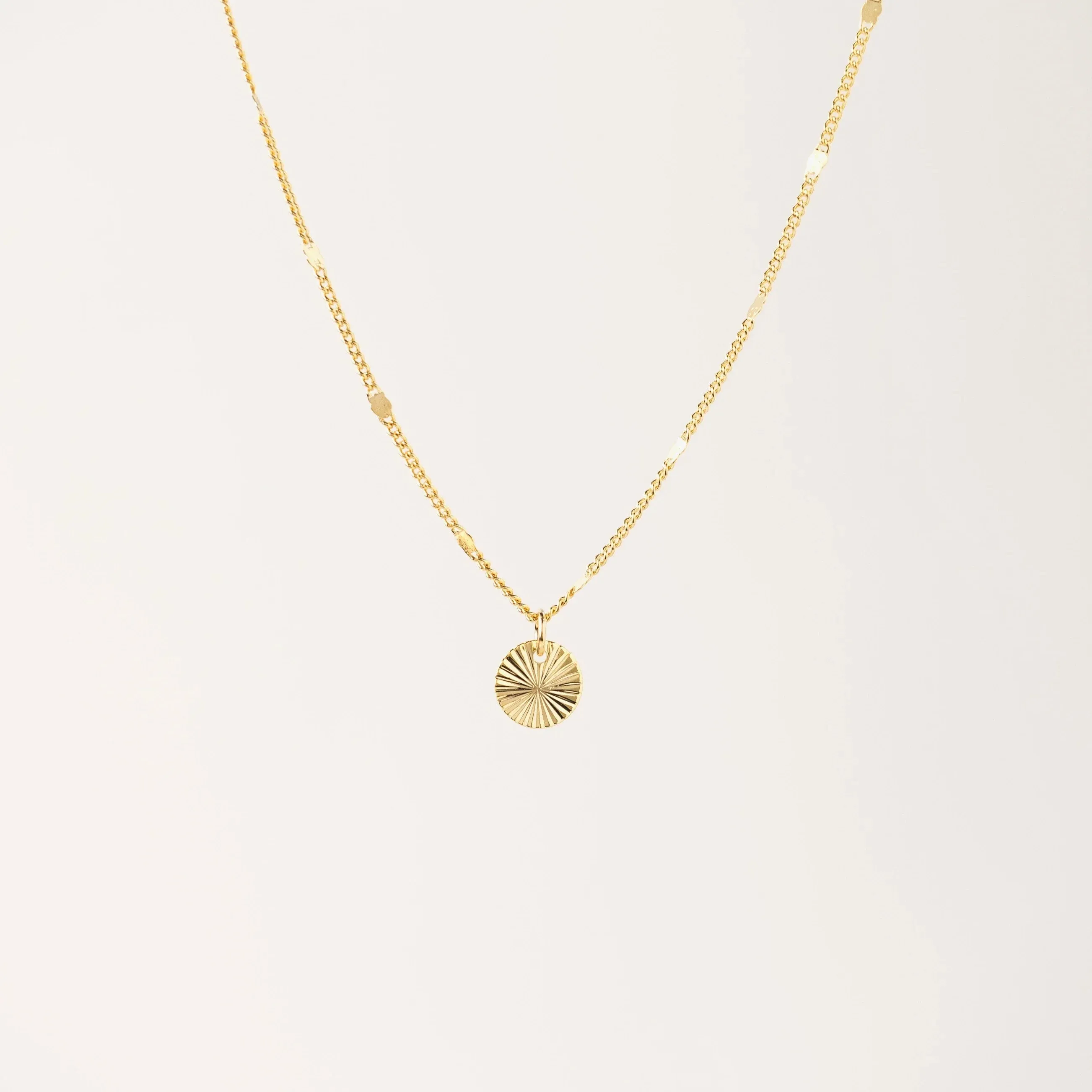 The Everly Circle Necklace