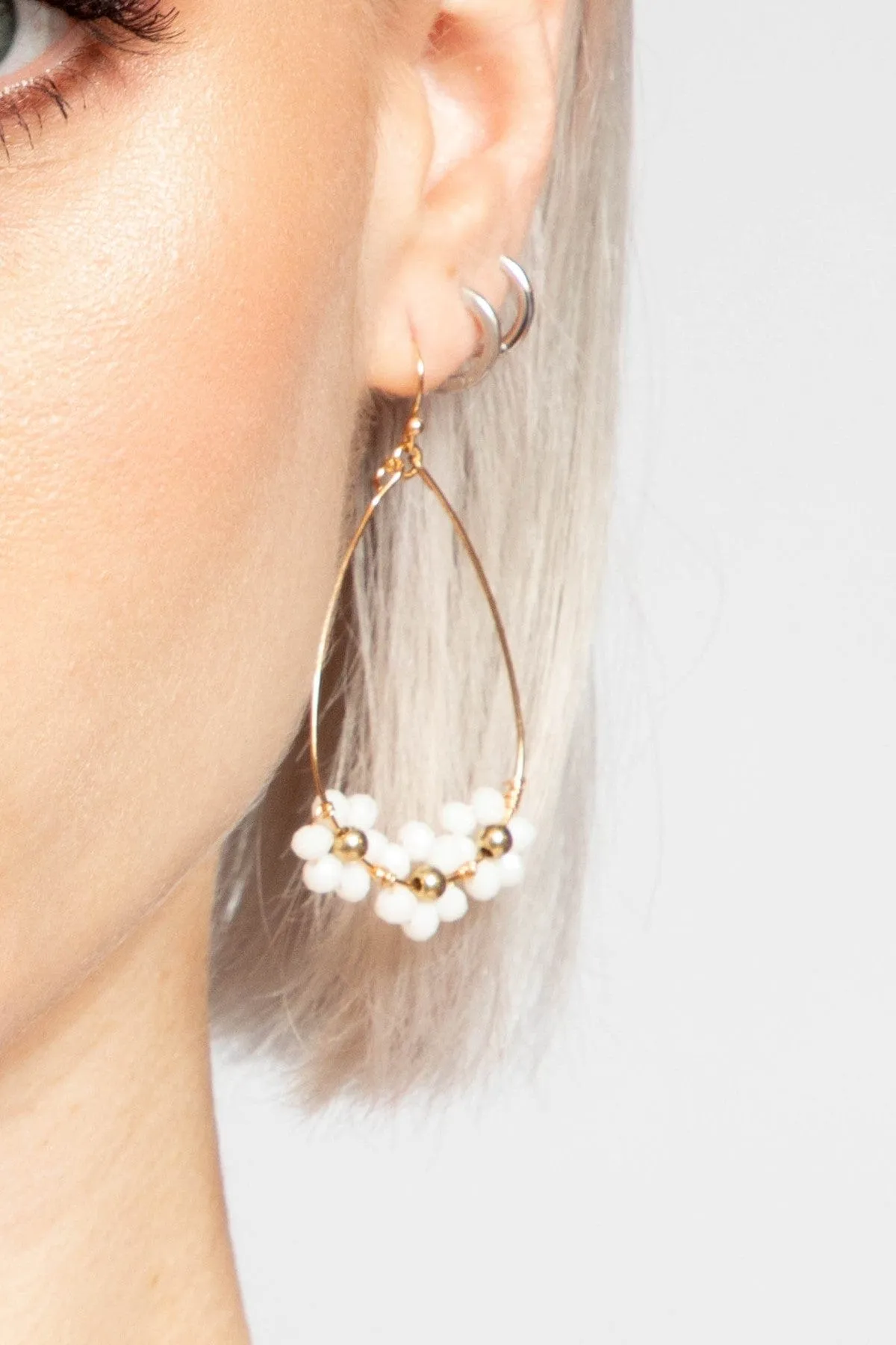 Three White Daisy Gold Pendant Earring