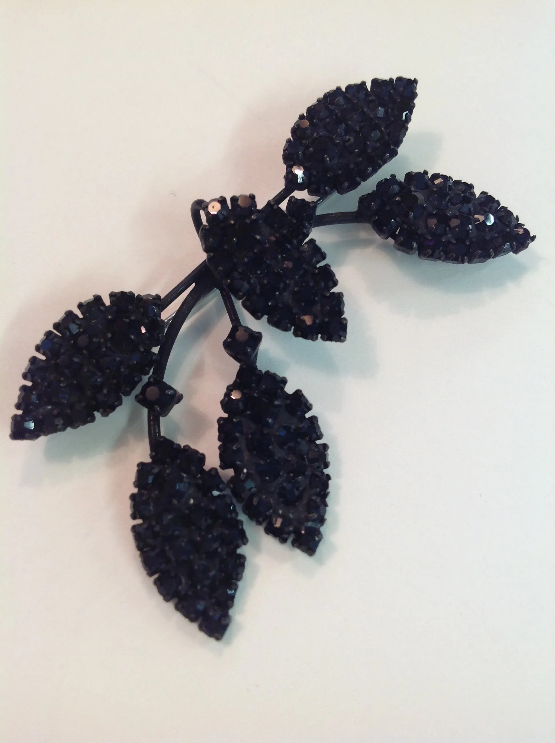 Vintage 3 Piece Set Clip On Earrings Brooch Black Metal Plastic Glitter Gear Leaves